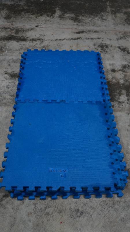 Lot of 4x10 Foam Pads (40 Sq. Ft.)
