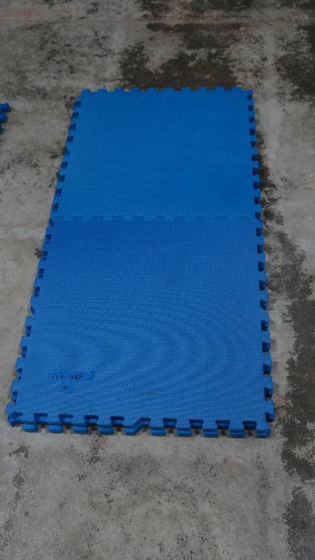 Lot of 4x4 Foam Pads (16 Sq. Ft.)