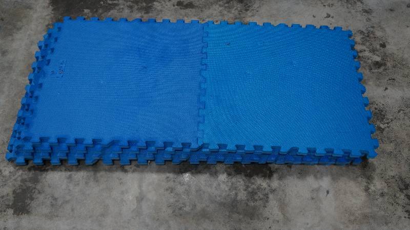 Lot of 4x10 Foam Pads (40 Sq. Ft.)