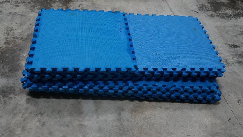 Lot of 10 x 10 Foam Pads (100 Sq. Ft.)