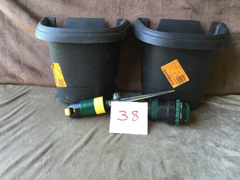 lot 38 image: Garden Items