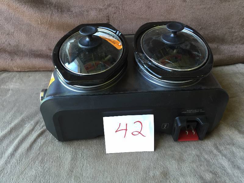 lot 42 image: Hook Up Crock Pot