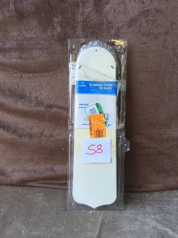 lot 58 image: 52 Outdoor Ceiling Fan Blades