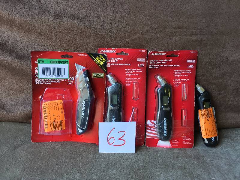 lot 63 image: Lot of tire gauges