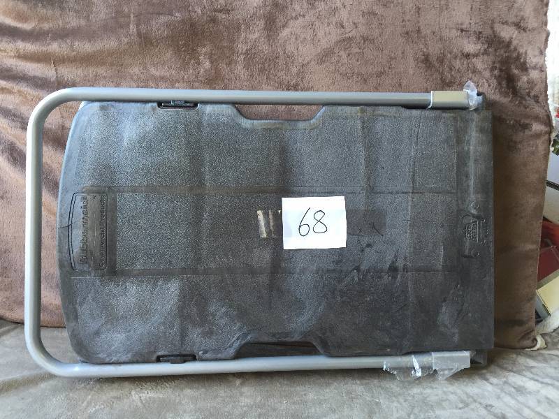 lot 68 image: 500 lb. Capacity Triple Trolley Hand Truck missing wheels