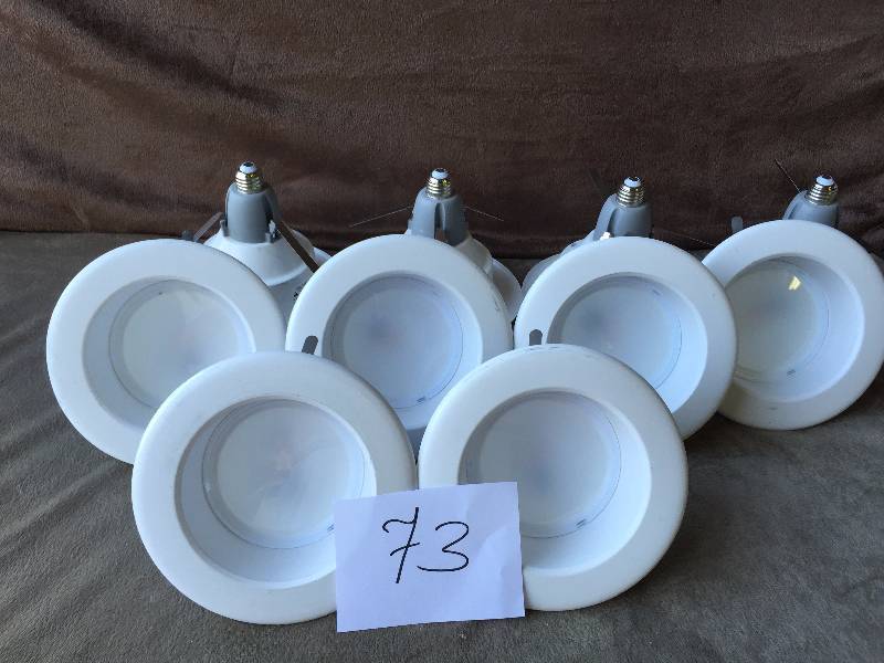 lot 73 image: Lot of recess lights