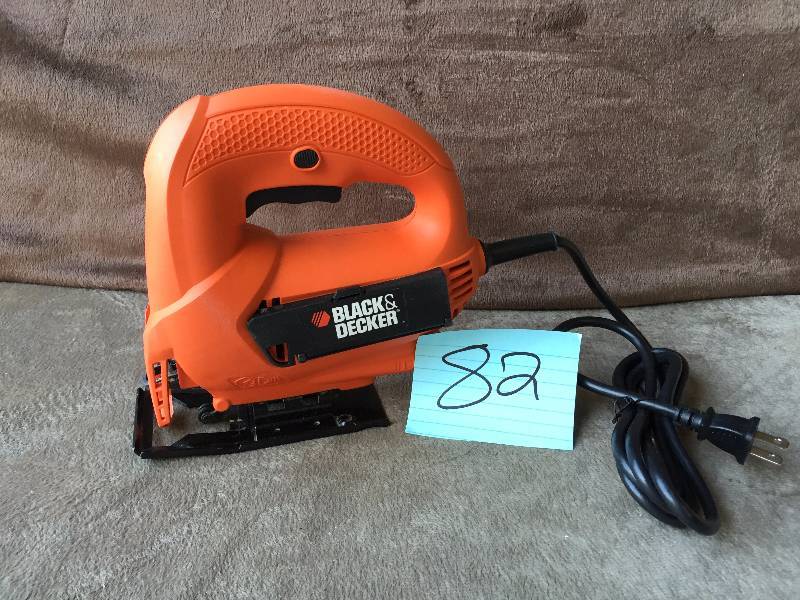 lot 82 image: Black and Decker 4.5 AMP Variable speed JigSaw