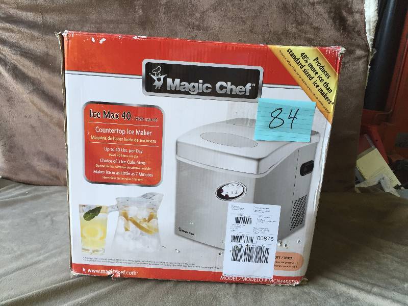 lot 84 image: Magic Chef Ice Maker