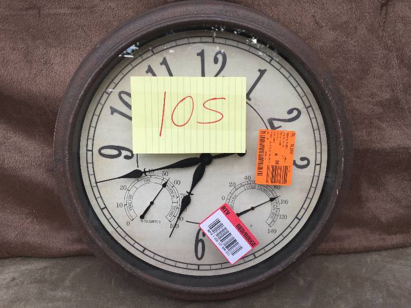 lot 105 image: Clock