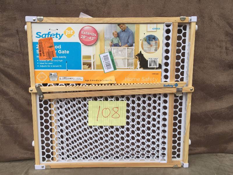 lot 108 image: Safety First Gate