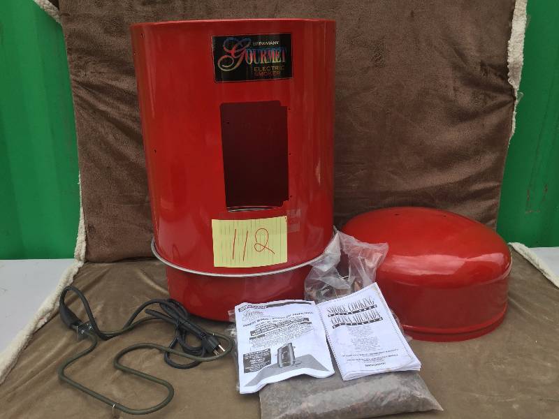lot 112 image: Brinkmann Electric Smoker and Grill