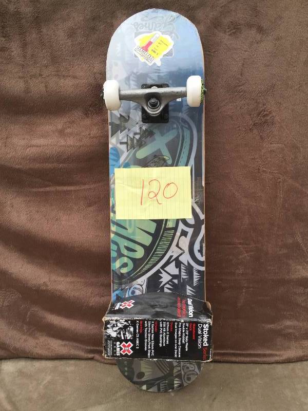 lot 120 image: Skateboard