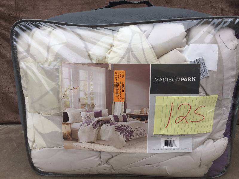 lot 125 image: Madison Park Queen Set