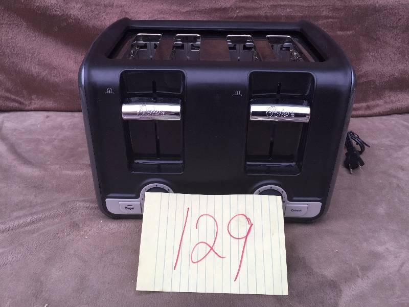 lot 129 image: Oster 4 Slice Toaster