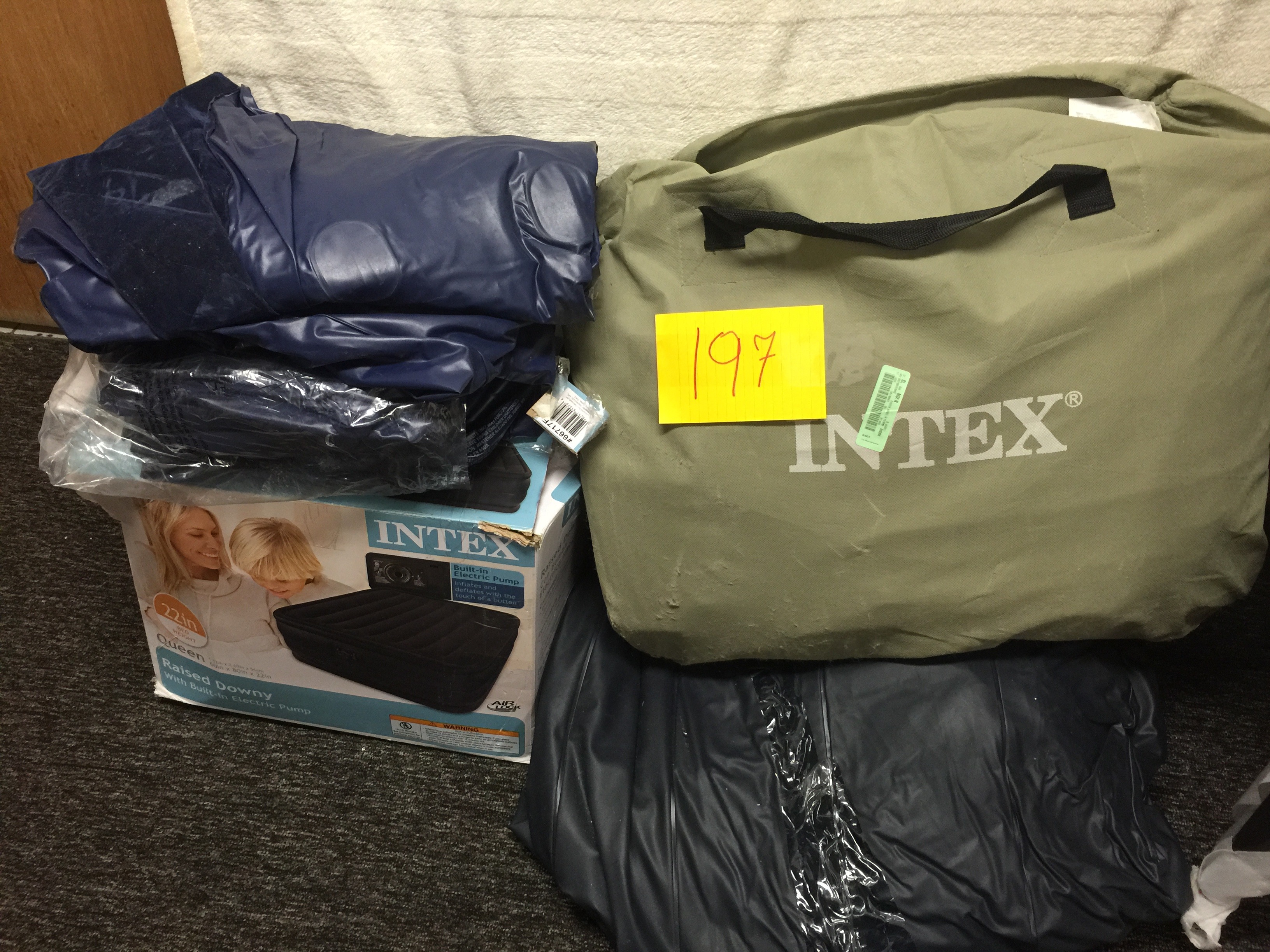 lot 197 image: Lot of Inflatable bedsopen boxes - not tested