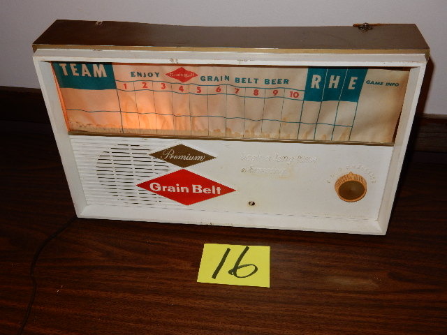 lot 16 image: Grain Belt Premium Radio
