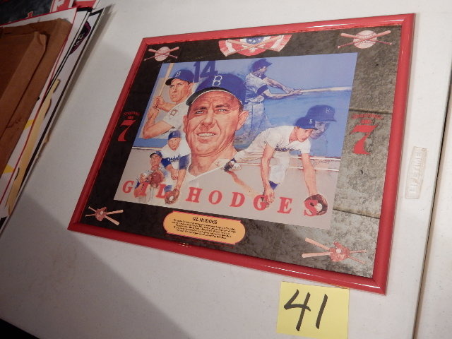 lot 41 image: Gil Hodges, Seagrams 7 Mirrored Beer Sign