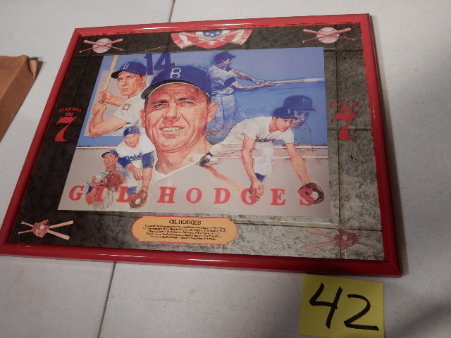 lot 42 image: Gil Hodges, Seagrams 7 Mirrored Beer Sign