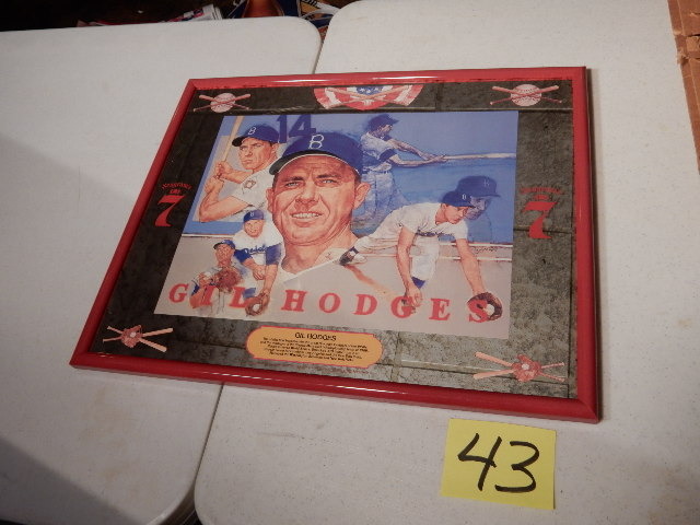 lot 43 image: Gil Hodges, Seagrams 7 Mirrored Beer Sign
