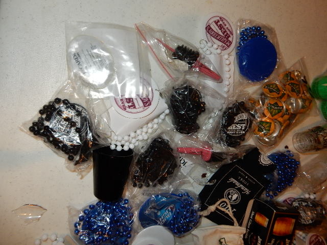 lot 103 image: Large lot of promotional items
