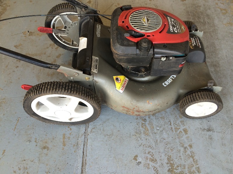 lot 6 image: Craftsman Lawn Mower 21 cut