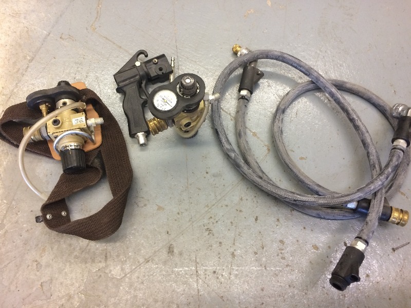 lot 90 image: Spray Painter regulators and hose accessories - great for regulating the spay pressure at your belt. Lot of 5