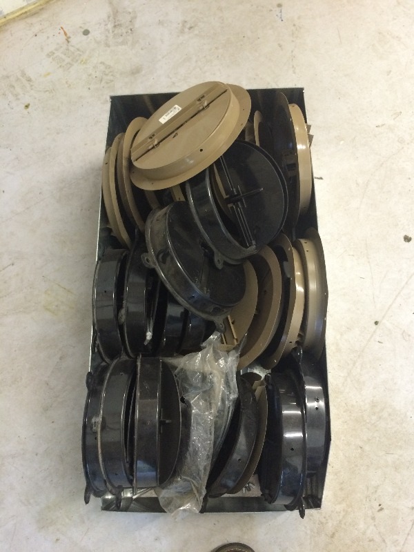 lot 100 image: Diffuser vent dampers  8   Take em all at your price.. A great lot