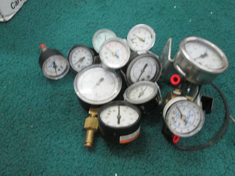 Pressure Gages, Multiple Sizes, 11 ...