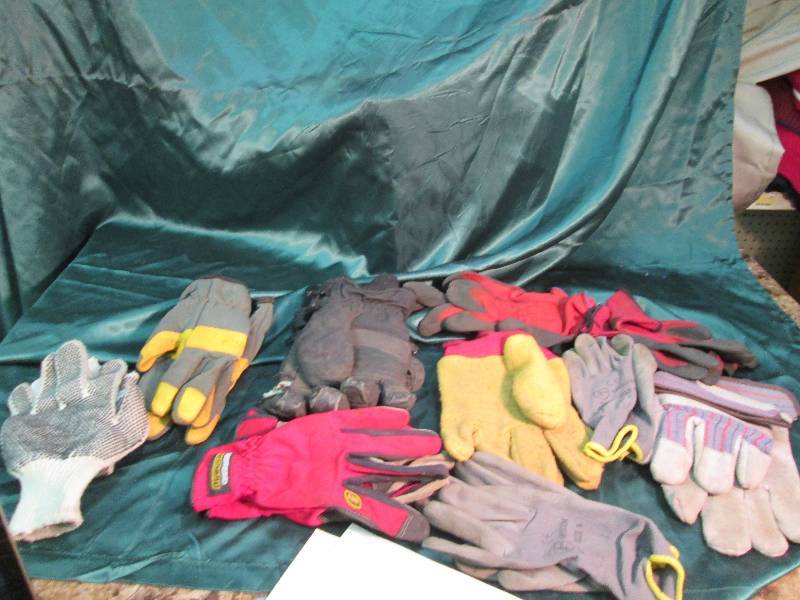 Used Work Gloves 10 Pair Set...