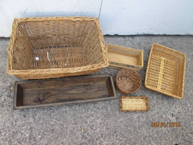 Lot of assorted baskets...