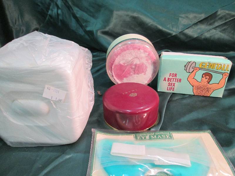 Home Supplies, 2 makeup powder sets...