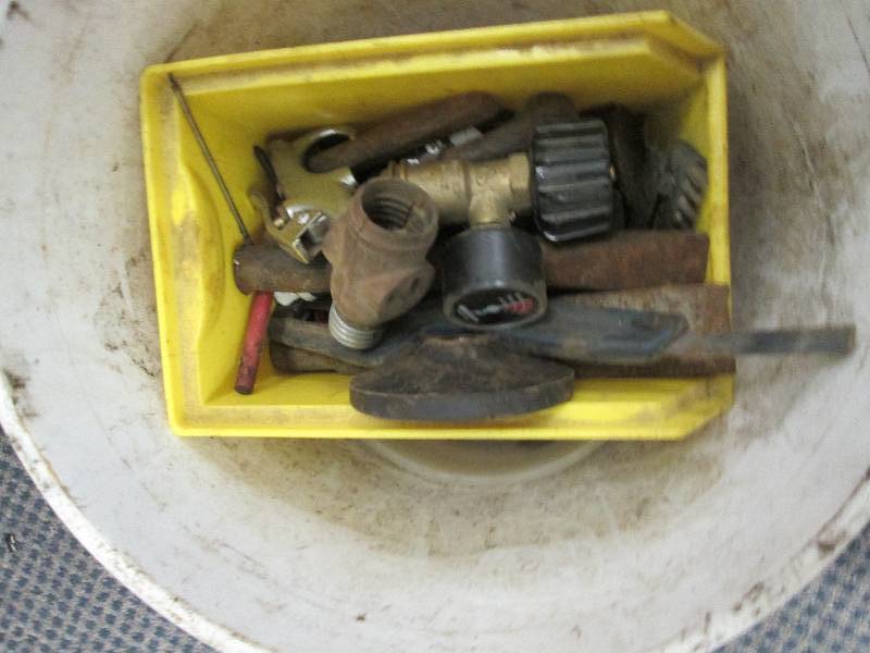Utility Set Bucket of Assorted Scre...