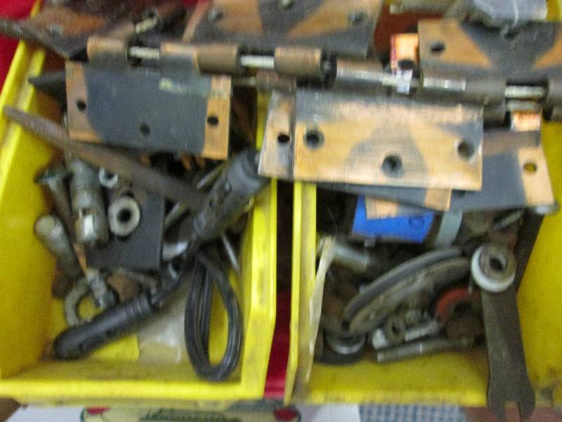 Utility Set Bucket of Assorted Scre...