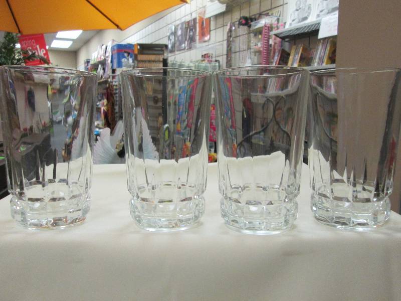 12 Pc. Glass Drinkware...