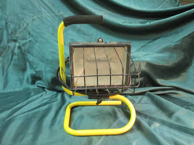 Portable Work Light, Yellow W Blac...
