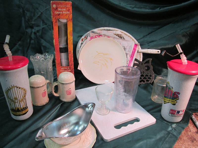 Kitchen Cookware, Utensils, Cups, D...
