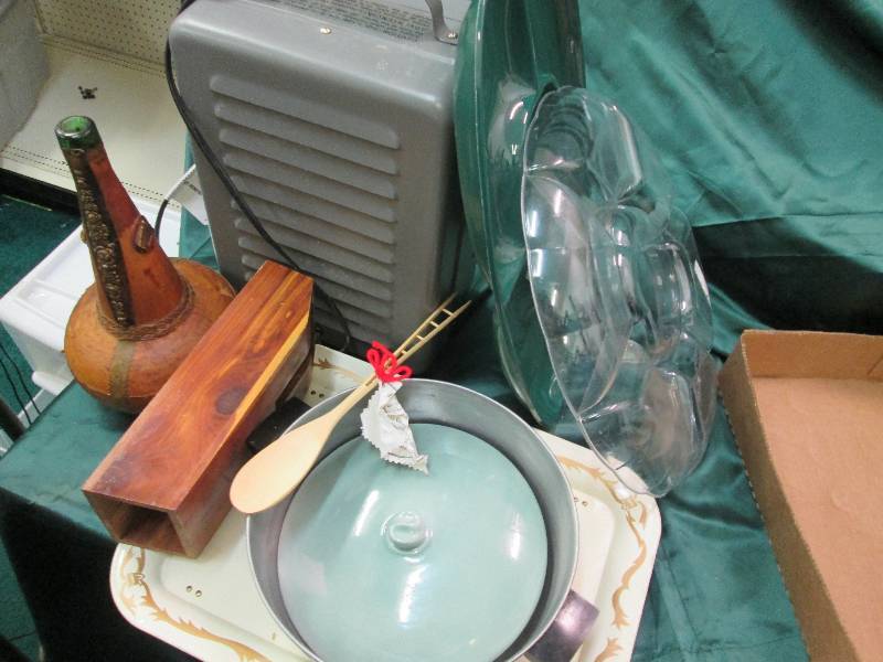 Vintage Kitchenware, Food Plates, S...