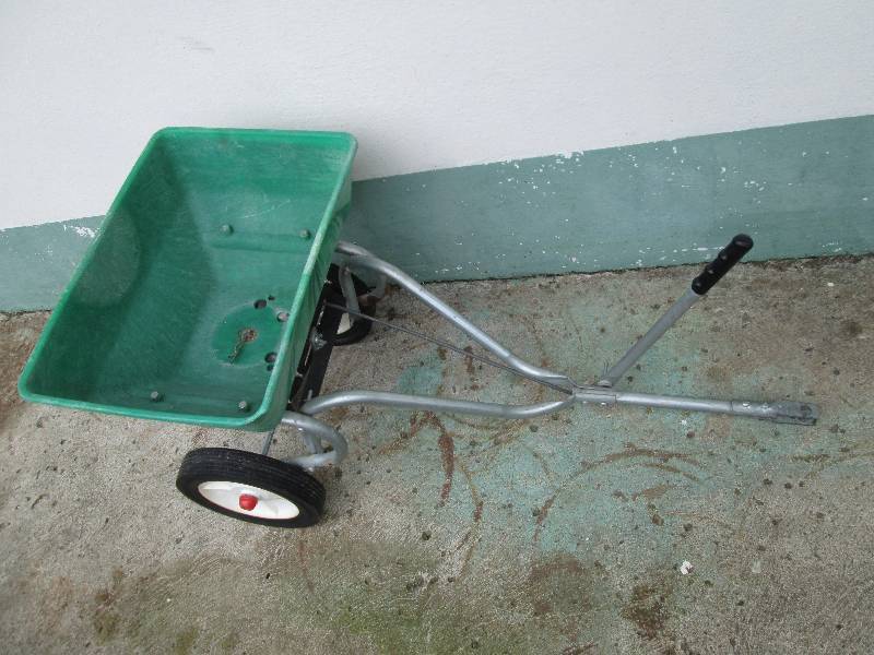 Red Devil spreader...