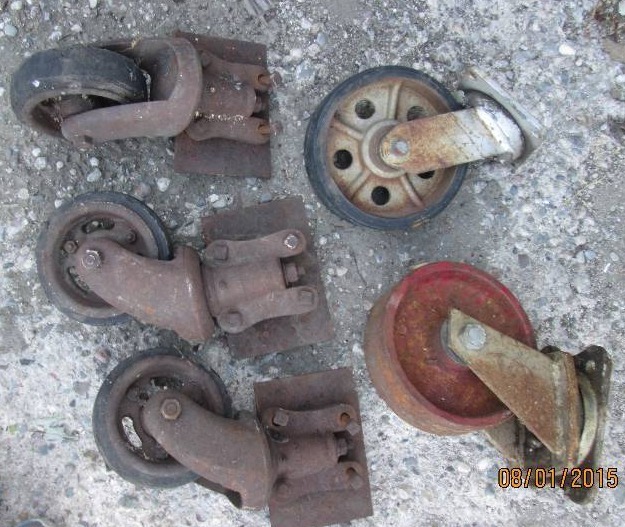 lot 50 image: Lot of 5 caster wheels, 2 large hea...