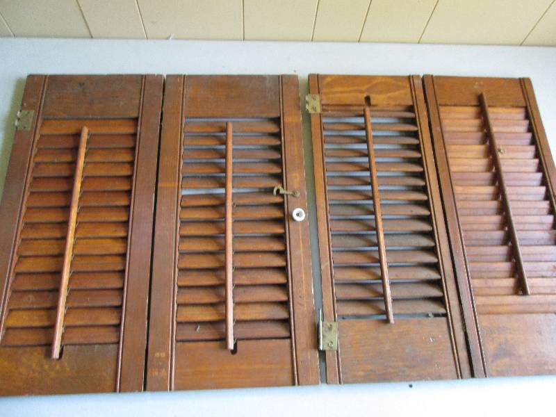 2 slotted doors, 20 x 18 with pull...