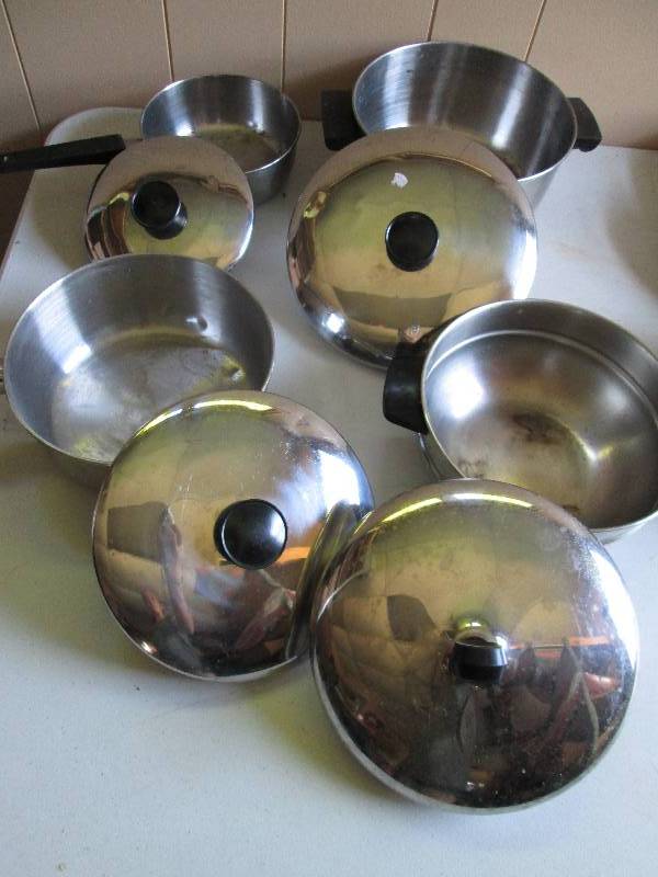 4 Pc set of stainless steel pots an...