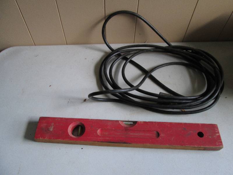 Heavy Duty 22 cord vintage level, ...