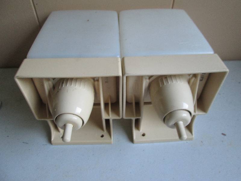 2 commercial grade wall mount soap ...