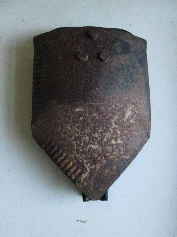 US Folding shovel, handy for campin...