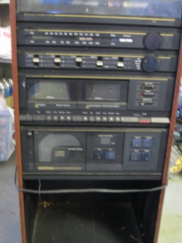 This machine has it all, Turntable,...