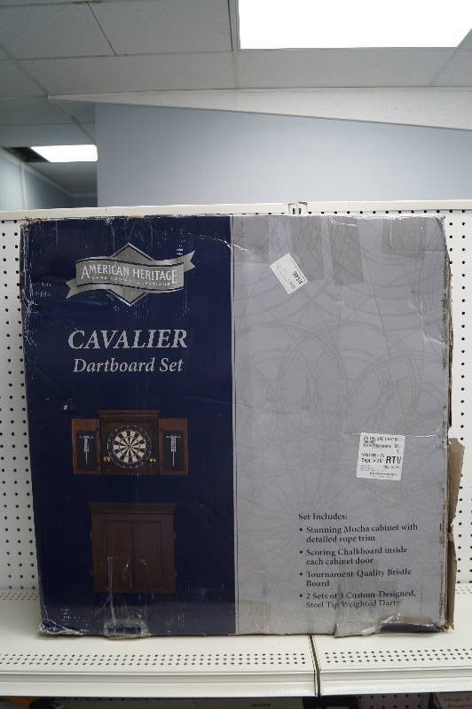 lot 50 image: Dartboard Set