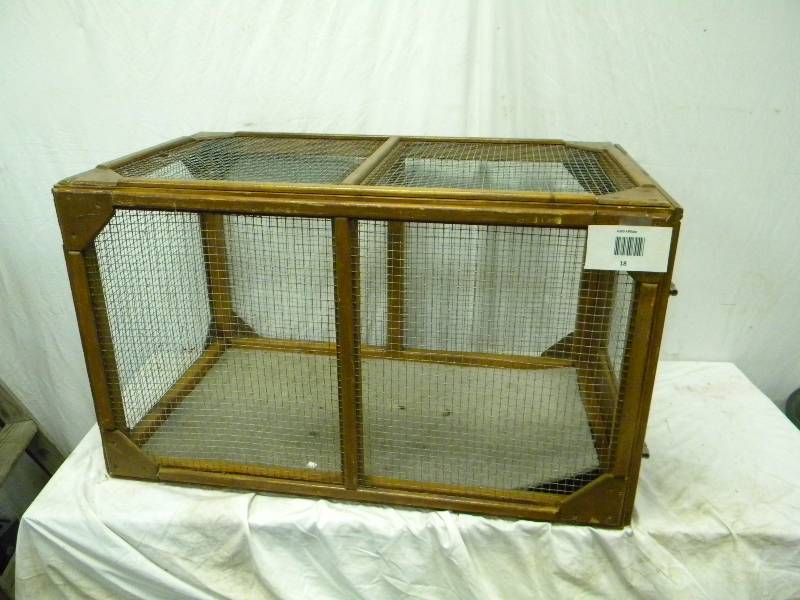 lot 18 image: Animal Cage