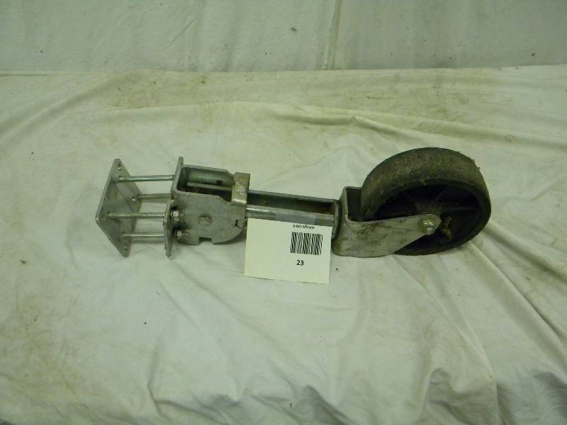 lot 23 image: Trailer Wheel