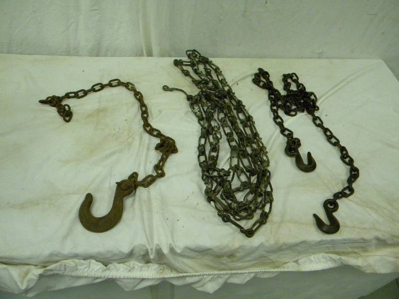 lot 34 image: Chains Lot