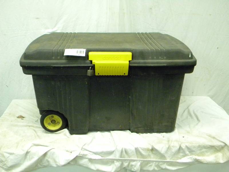 lot 43 image: Contico Storage Locker